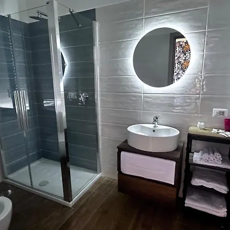 Yoyo House Luxury 4* Neapol