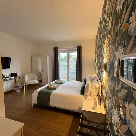 Yoyo House Luxury Bed & Breakfast 4*